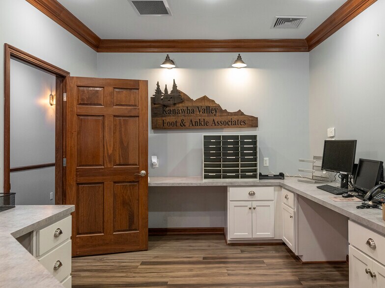 More Photos Of 105 6th Ave, Saint Albans Medical For Sale