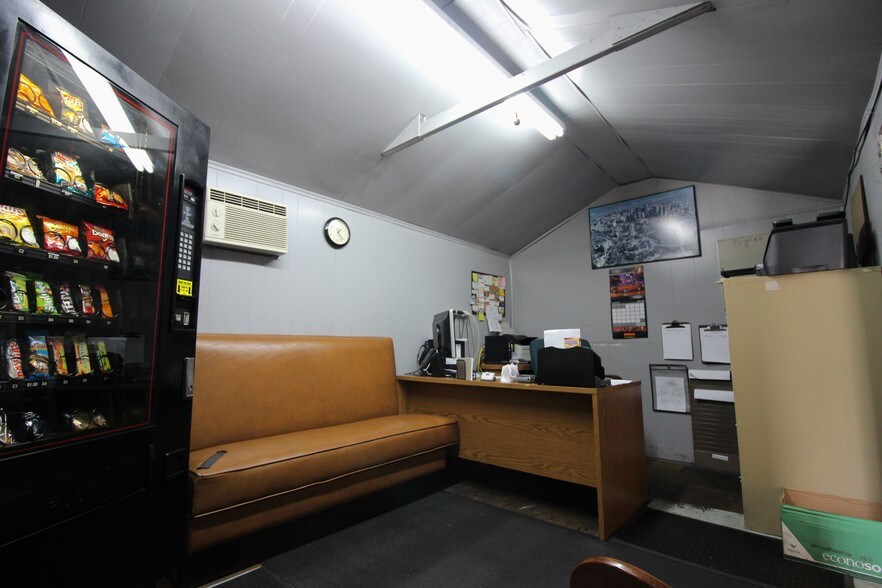 More Photos Of 2108-2112 N 6th St, Philadelphia Auto Repair For Sale