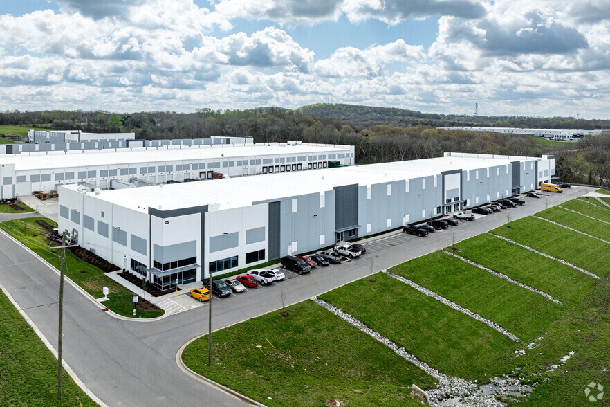 More Photos Of 25 Genesco Pky, Lebanon Distribution For Lease