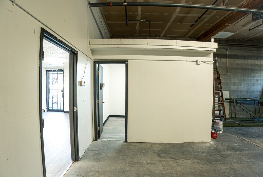 More Photos Of 1591 W Alameda Ave, Denver Showroom For Lease
