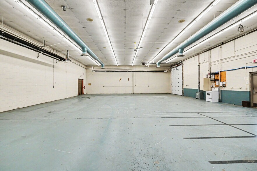 More Photos Of 1834 Bagwell St, Flint Warehouse For Sale