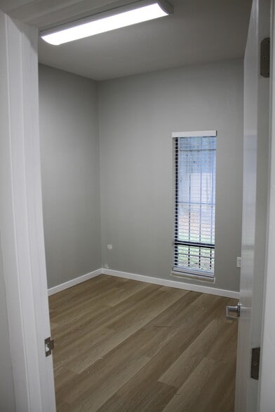 More Photos Of 3206 S Conway Rd, Orlando Office For Lease