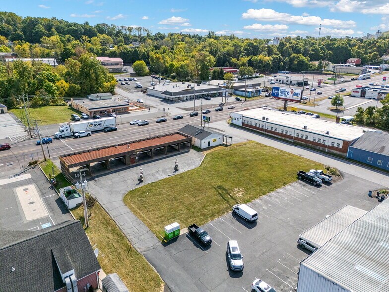 More Photos Of 124 3rd St, Coopersburg Land For Lease
