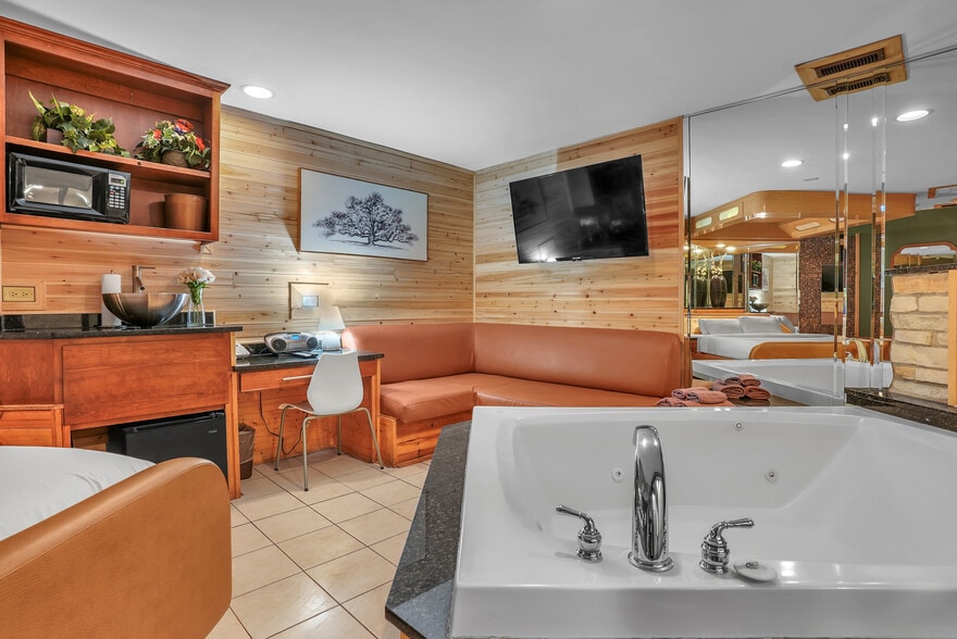 More Photos Of 16W621 S Frontage Rd, Willowbrook Hotel For Sale