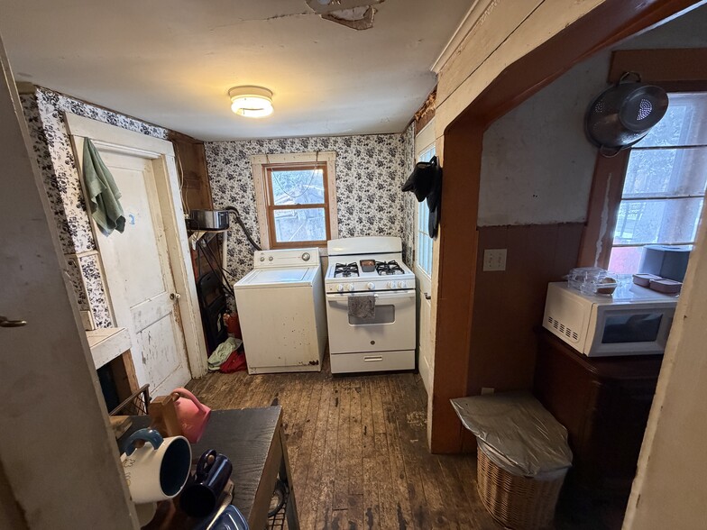 More Photos Of 40 Reservoir Rd, Plymouth Multifamily For Sale