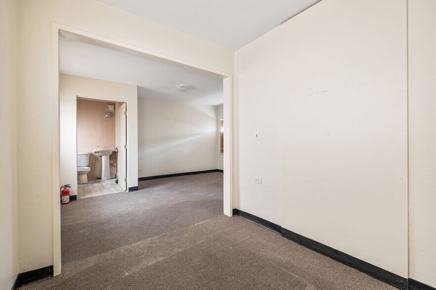 More Photos Of 1059-1063 N Palm Canyon Dr, Palm Springs Storefront For Sale