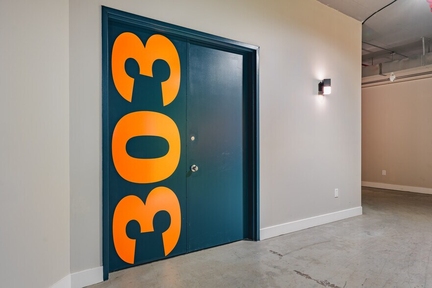 More Photos Of 236-276 Greenpoint Ave, Brooklyn Unknown For Lease