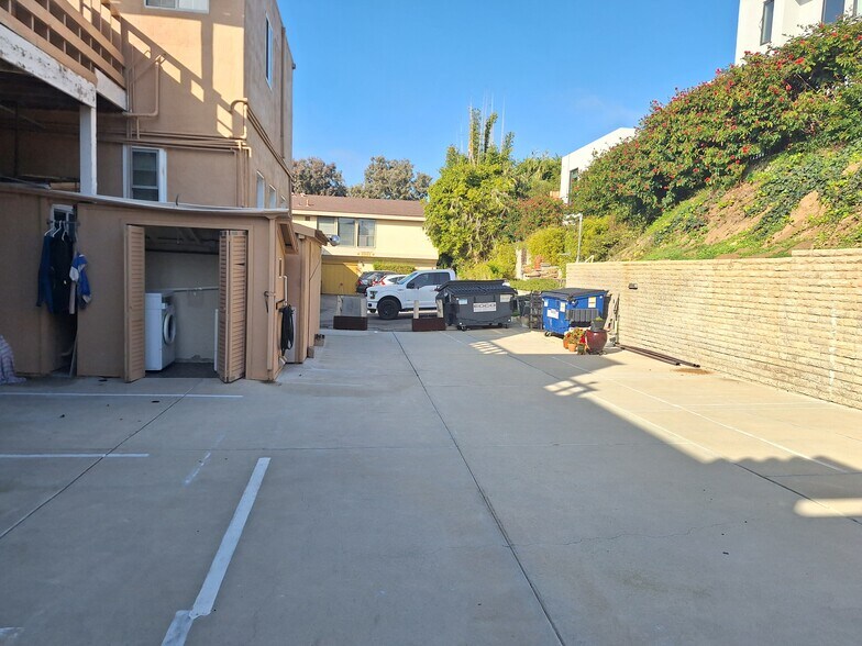 More Photos Of 1105 Camino Del Mar, Del Mar Storefront Retail Residential For Lease