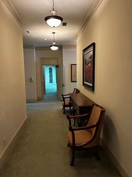 More Photos Of 630 Kennesaw Due West Rd, Kennesaw Office For Sale