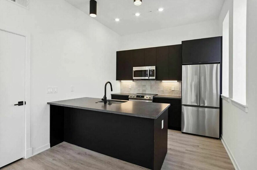More Photos Of 500 N 13th St, Philadelphia Multifamily For Sale
