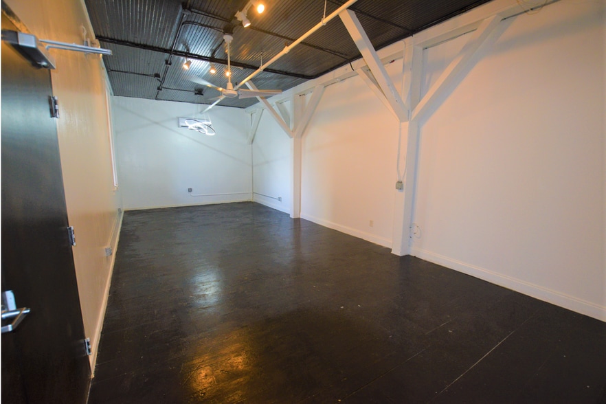 More Photos Of 1906 N Armenia Ave, Tampa Loft Creative Space For Lease