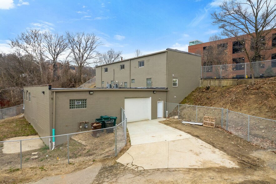 Primary Photo Of 3665 Central Pky, Cincinnati Warehouse For Sale