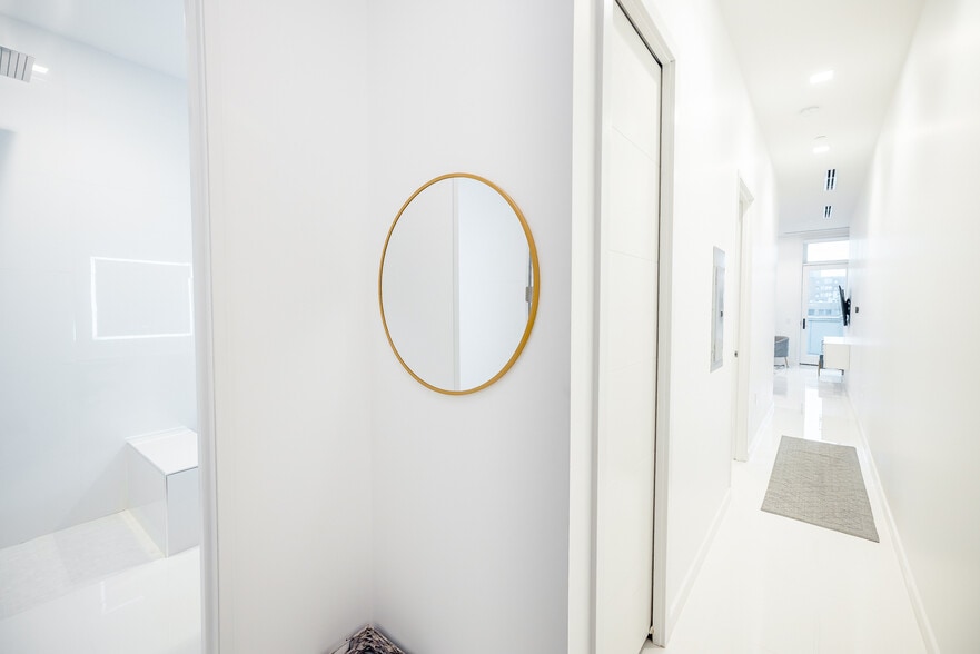 More Photos Of 400 S Old Woodward Ave, Birmingham Apartments For Sale