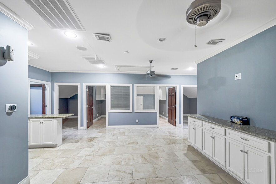 More Photos Of 607 Park Grove Dr, Katy Medical For Lease