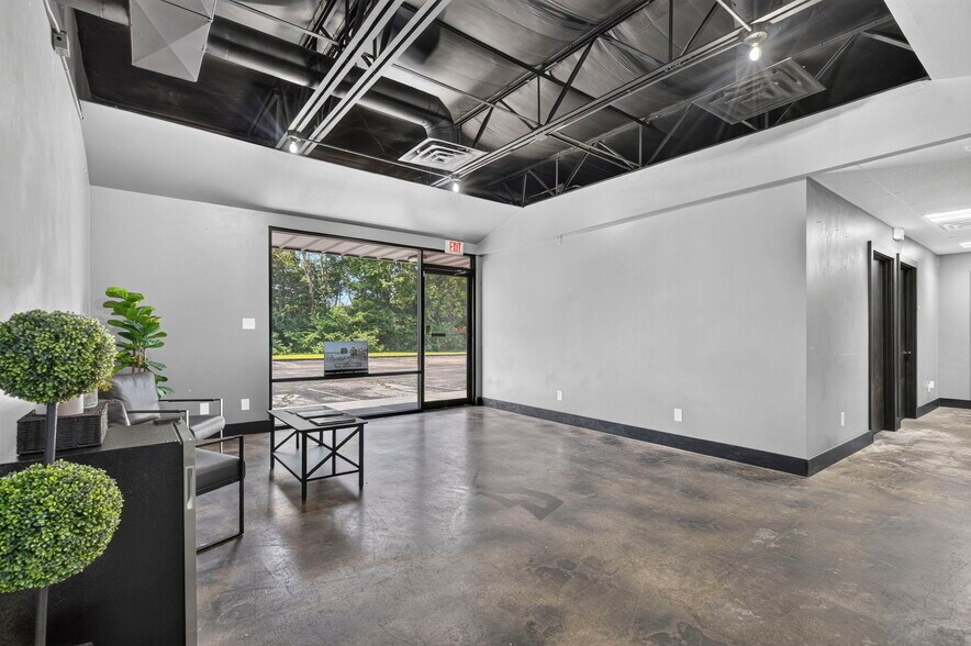 More Photos Of 5601 S Campbell Ave, Springfield General Retail For Sale