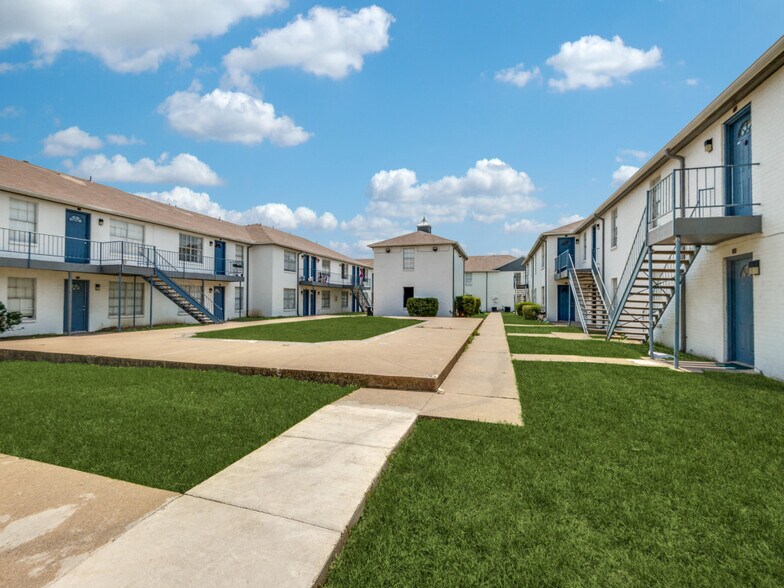 More Photos Of 2718 Sherman St, Grand Prairie Apartments For Sale