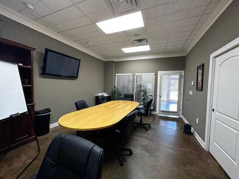 More Photos Of 16607 Riverstone Way, Charlotte Medical For Lease