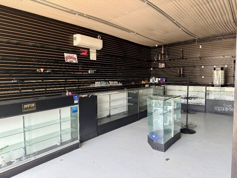 More Photos Of 307 Vineville St, Fort Valley Convenience Store For Sale