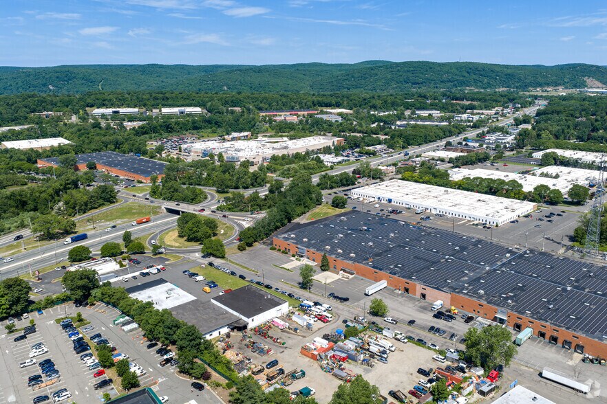 More Photos Of 301 Island Rd, Mahwah Warehouse For Lease