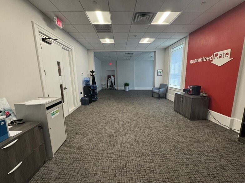 More Photos Of 886 Columbia St, Hudson Medical For Lease