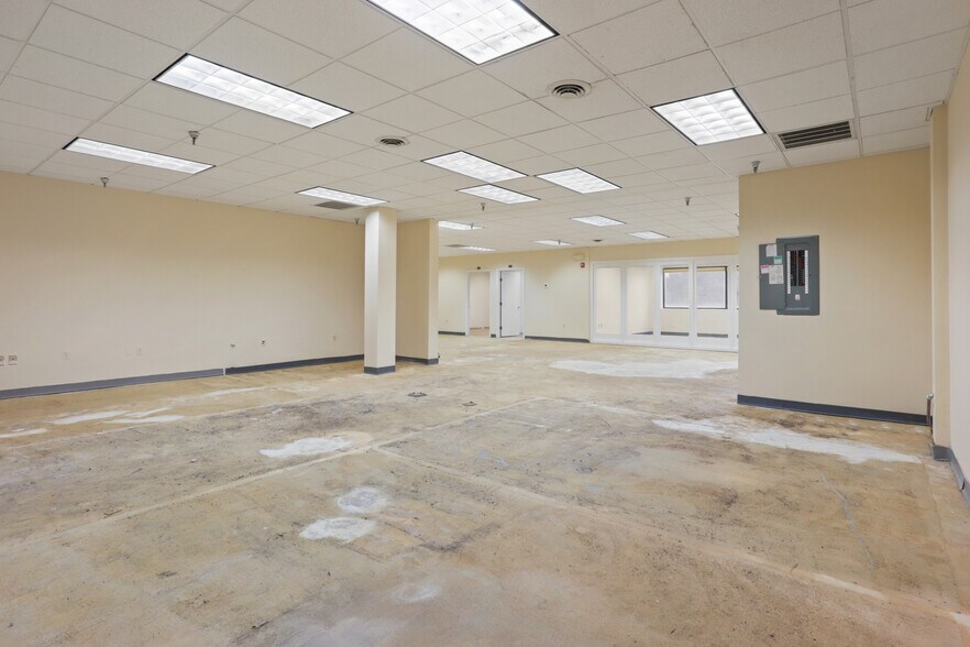 More Photos Of 339 Buschs Frontage Rd, Annapolis Medical For Sale