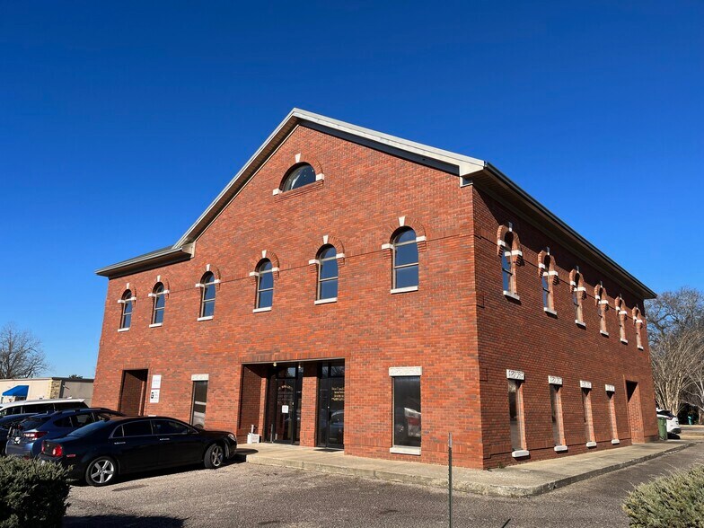 Primary Photo Of 28 Veterans Memorial Pky, Lanett Office For Lease