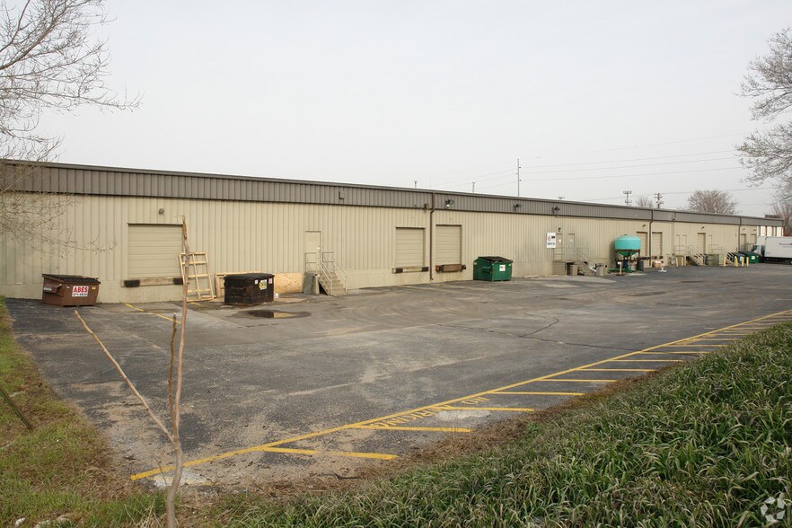 More Photos Of 4901-4917 F St, Omaha Warehouse For Lease