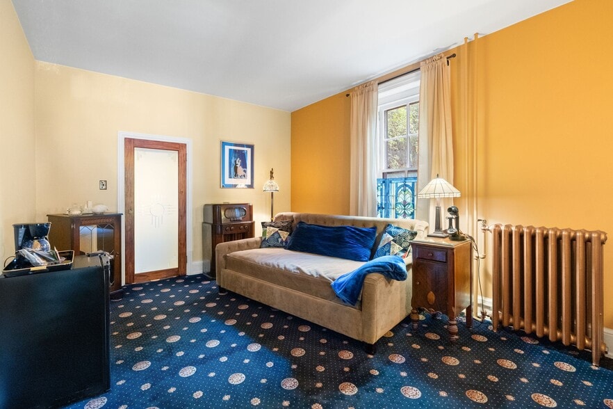 More Photos Of 23-25 Race St, Jim Thorpe Hospitality For Sale