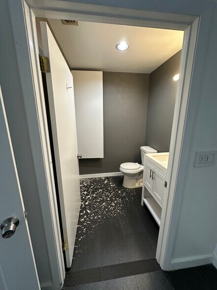 More Photos Of 3620 NE 2nd Ave, Miami Loft Creative Space For Sale