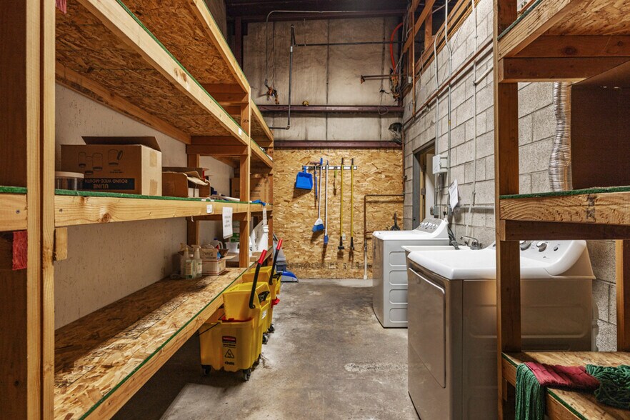 More Photos Of 3735 Washburn Way, Klamath Falls Warehouse For Lease