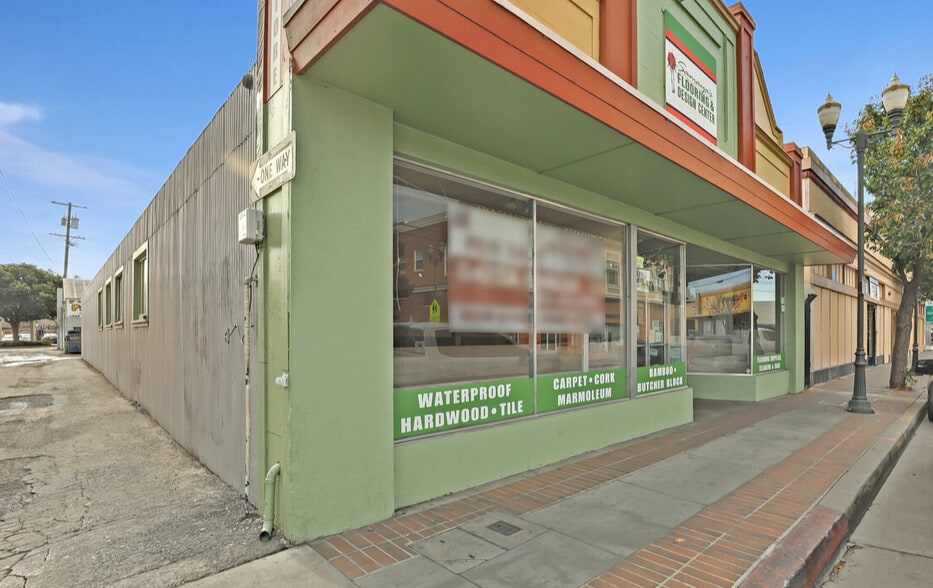 Primary Photo Of 14 E Lake Ave, Watsonville Storefront For Sale