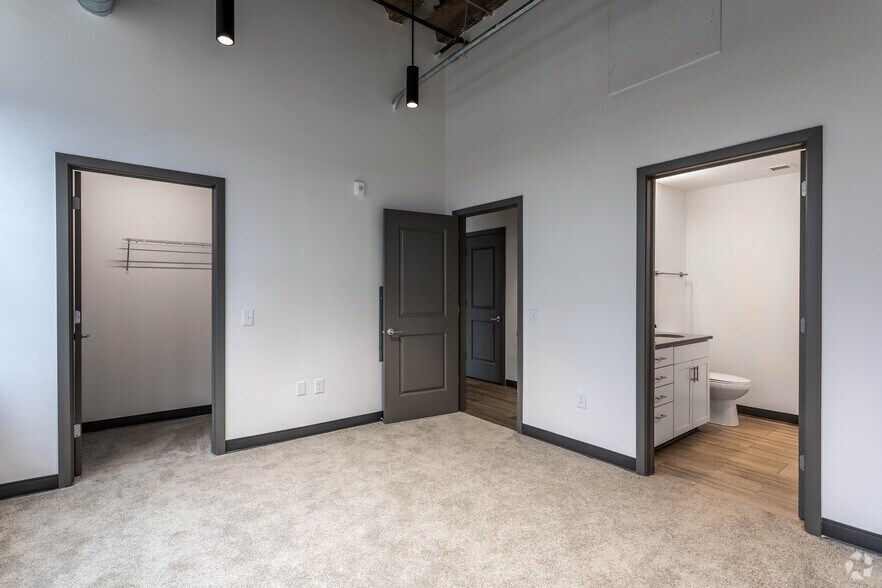 More Photos Of 366 E Broad St, Columbus Apartments For Lease