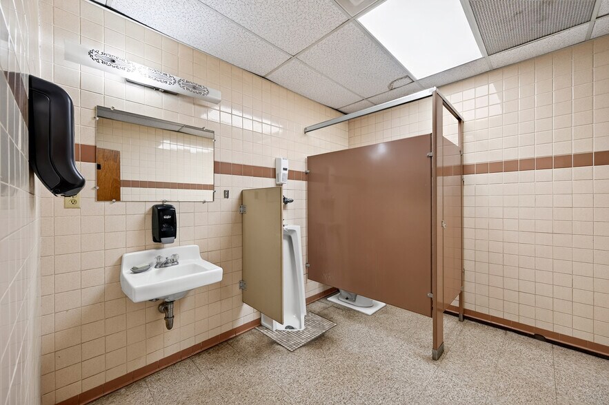 More Photos Of 7 Hackett Dr, Tonawanda Industrial For Sale