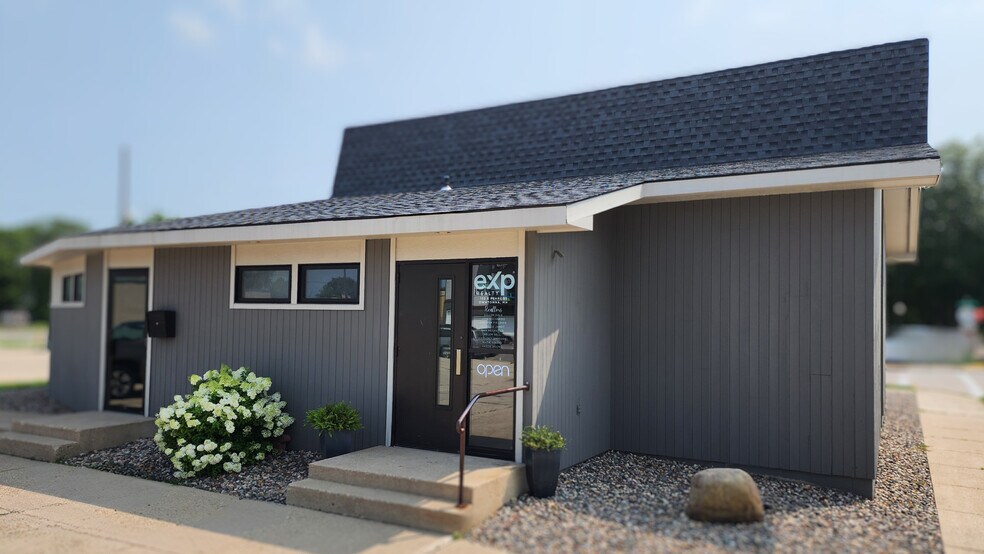 Primary Photo Of 152 E Pearl St, Owatonna Office For Sale