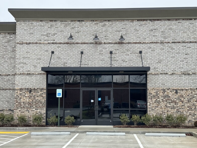 More Photos Of 2121 NW Broad St, Murfreesboro Storefront Retail Office For Lease