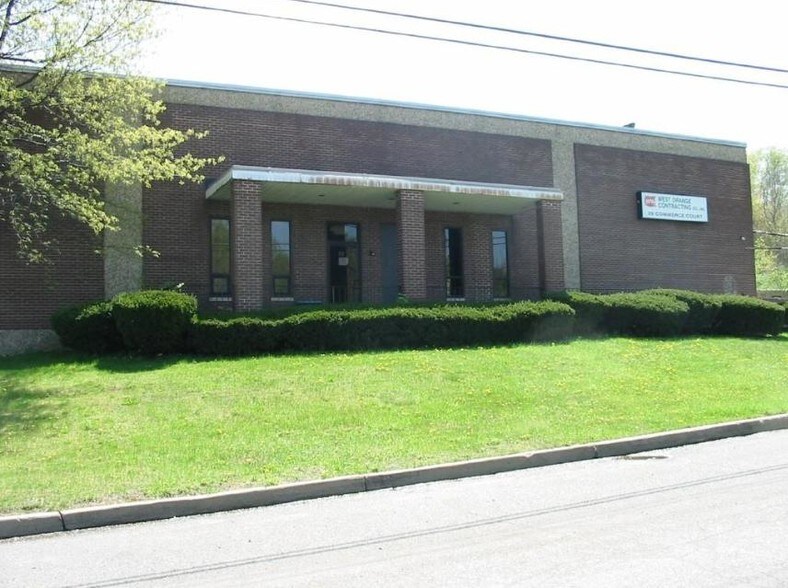 Primary Photo Of 29 Commerce Ct, Verona Warehouse For Lease
