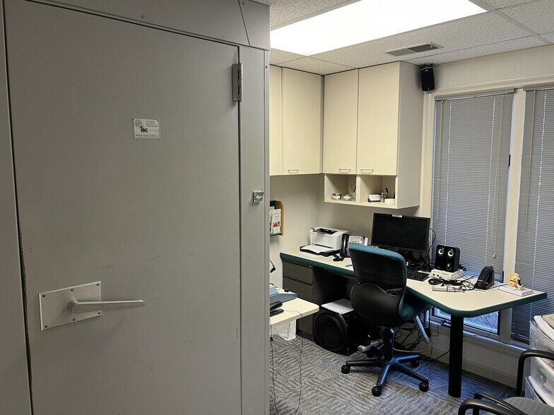 More Photos Of 9200 Montgomery Rd, Montgomery Medical For Lease