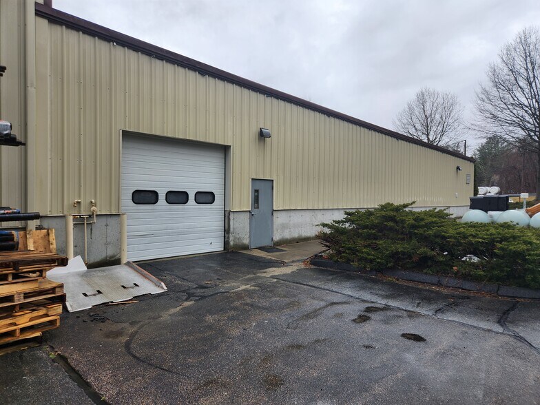 More Photos Of 1425 Gold Star Hwy, Groton Manufacturing For Lease
