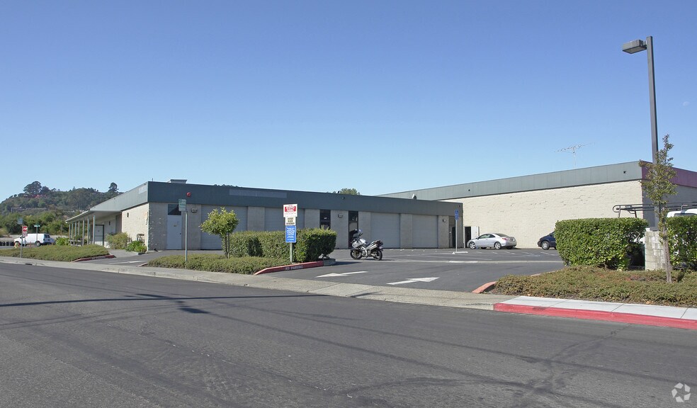 More Photos Of 993 Francisco Blvd E, San Rafael Showroom For Lease