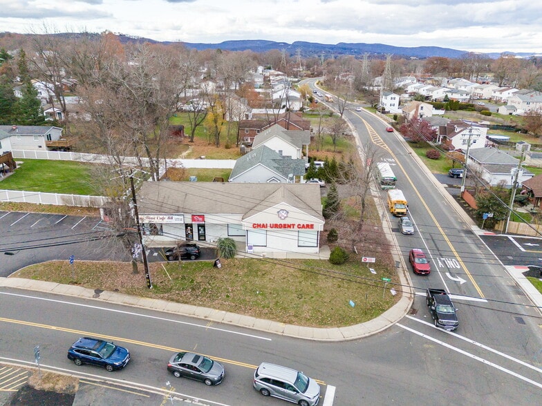 More Photos Of 2 Suffern Ln, Garnerville General Retail For Lease