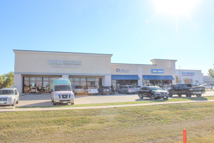 Primary Photo Of 5860-5864 N Tarrant Pky, Fort Worth General Retail For Sale