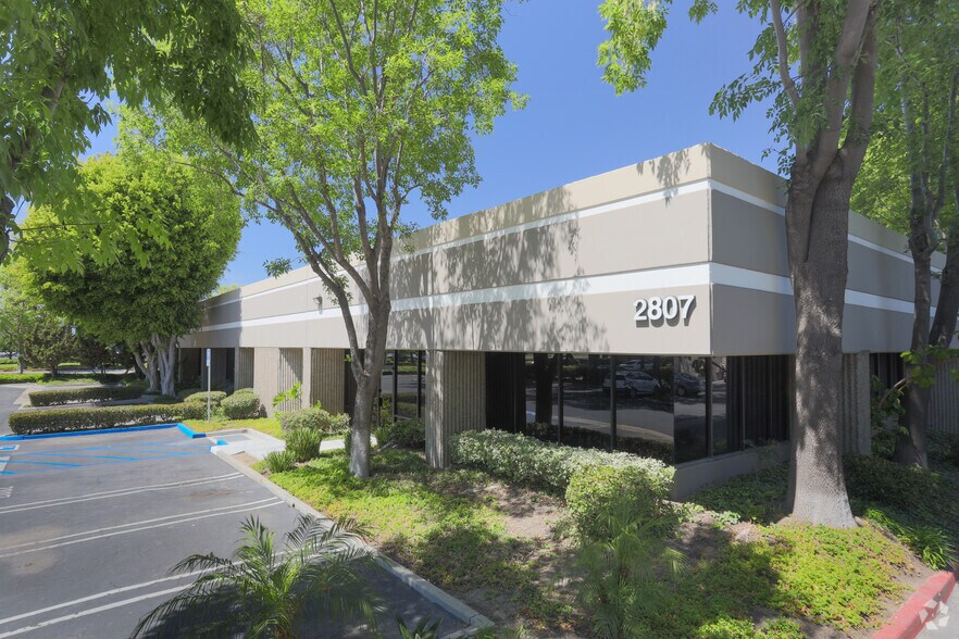 More Photos Of 2805-2807 McGaw Ave, Irvine Light Distribution For Lease