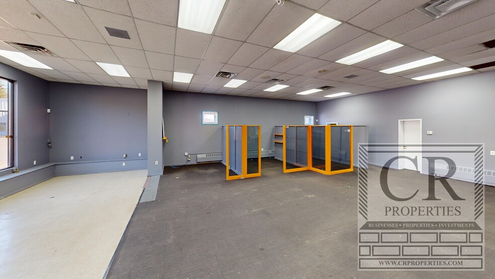 More Photos Of 2934 US Route 9W, New Windsor Township Auto Dealership For Sale