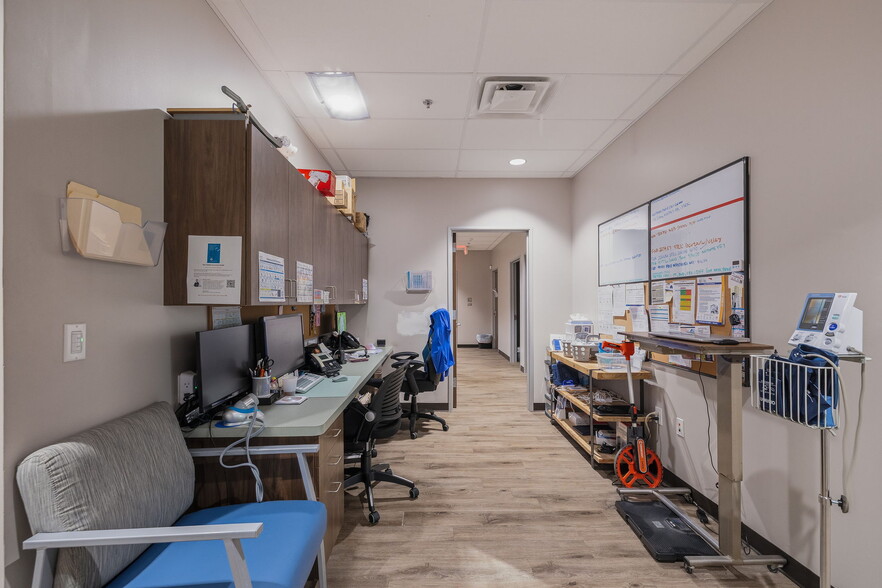 More Photos Of 10007 Huebner Rd, San Antonio Office For Sale