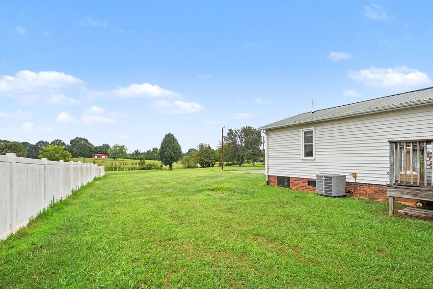 More Photos Of 4009 Polkville Rd, Shelby Freestanding For Sale