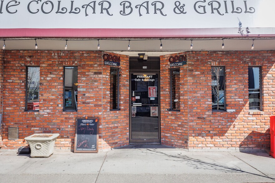 More Photos Of 149 E Main St, Hermiston Bar For Lease