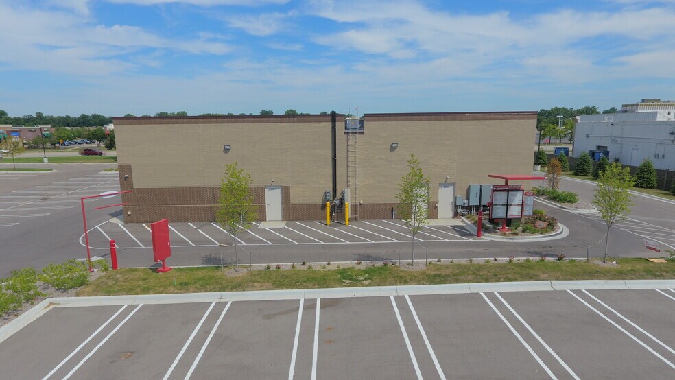 More Photos Of 29597-29613 7 Mile Rd, Livonia Freestanding For Lease