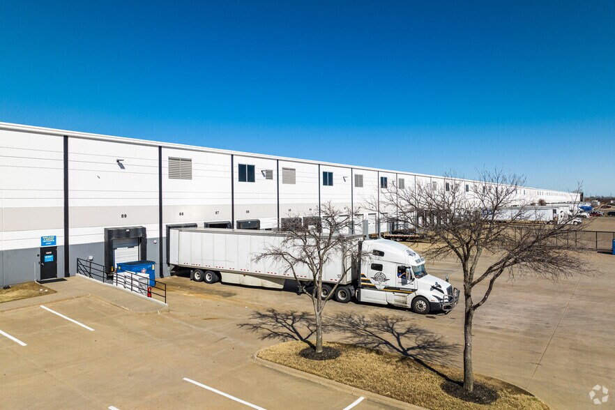 More Photos Of 500 Enterprise Dr, Flower Mound Distribution For Lease