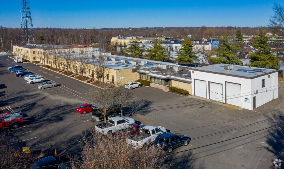 More Photos Of 324 2nd Street Pike, Southampton Light Distribution For Lease