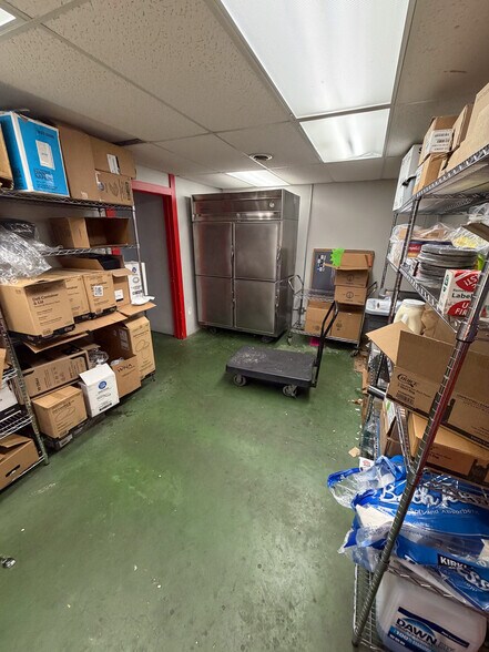 More Photos Of 1475 SE Tualatin Valley Hwy, Hillsboro Auto Dealership For Sale